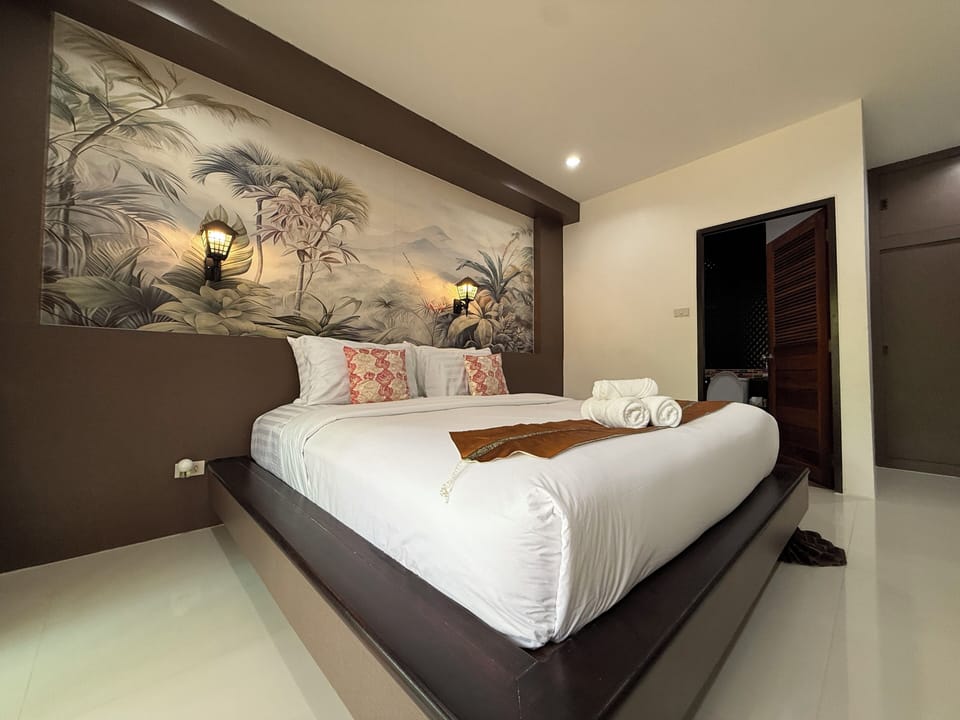Minibar, in-room safe, individually decorated, individually furnished