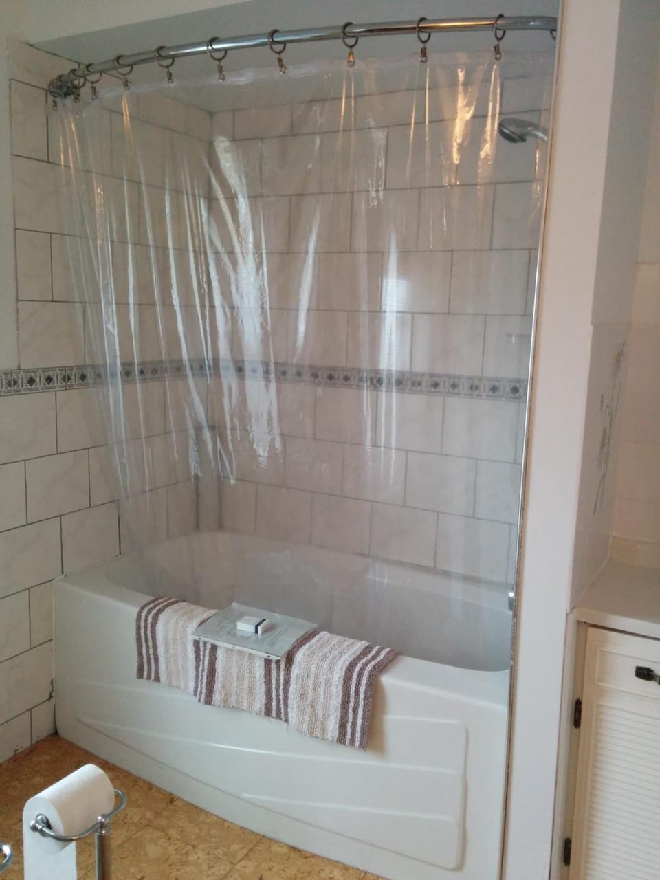 Shower, free toiletries, hair dryer, towels