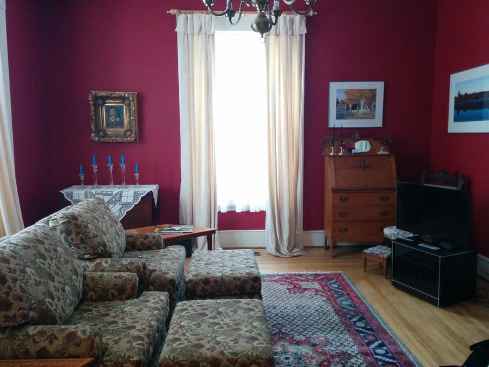 Flat-screen TV, DVD player