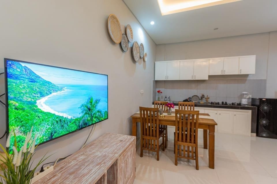 Family Suite | Living area | TV