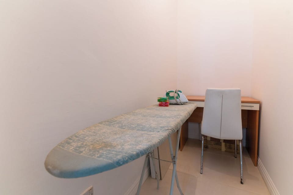 Iron/ironing board