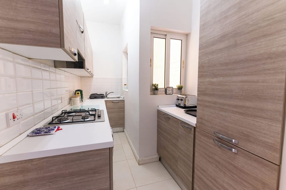 Apartment, 2 Bedrooms, Non Smoking, Kitchen | Private kitchen | Electric kettle, toaster