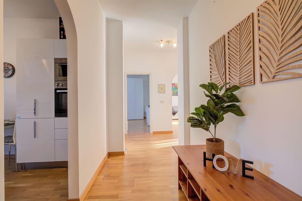 Family Apartment, 2 Bedrooms, Balcony, Beachside (Dolce Orizzonte Few Steps From Lake) | Interior