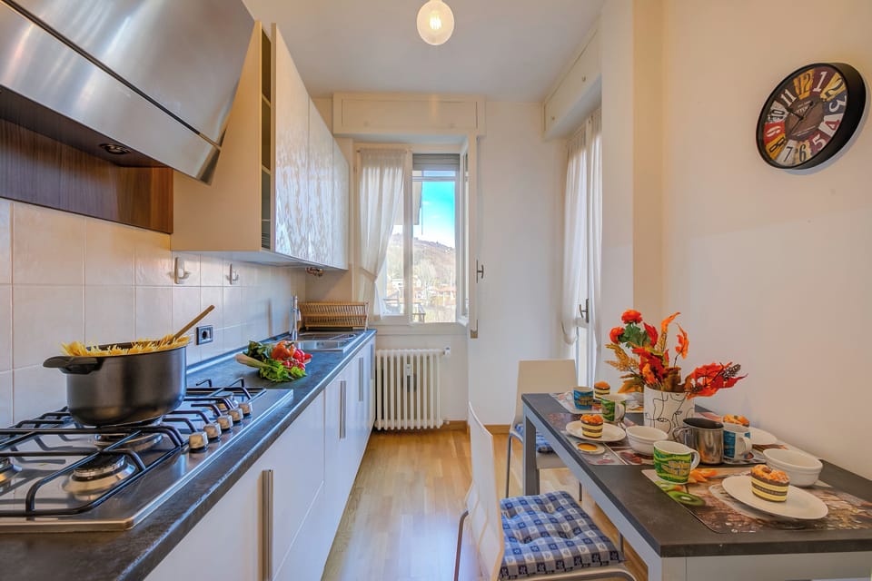 Family Apartment, 2 Bedrooms, Balcony, Beachside (Dolce Orizzonte Few Steps From Lake) | Private kitchen