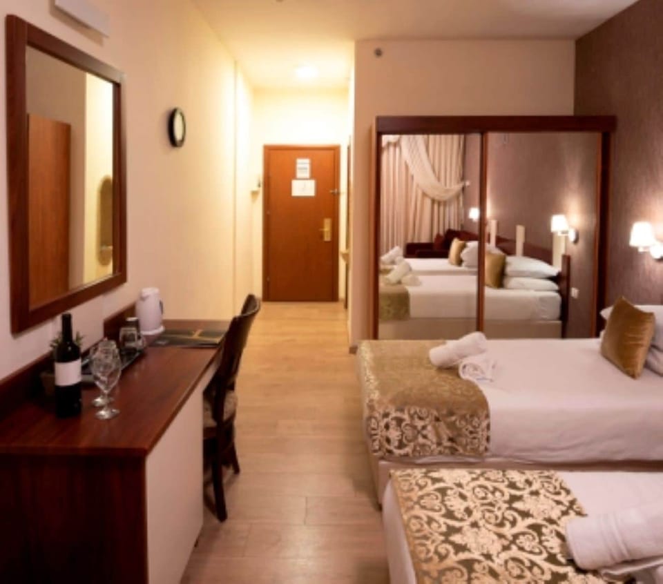 Classic Double or Twin Room | Laptop workspace, free WiFi
