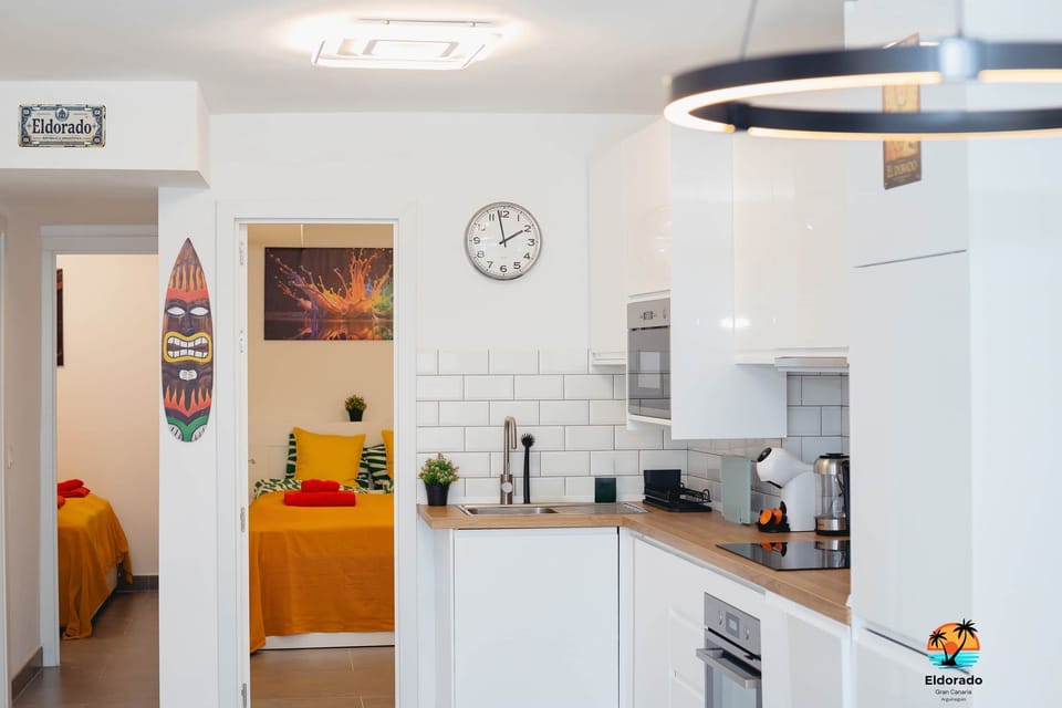 Kitchen and room door