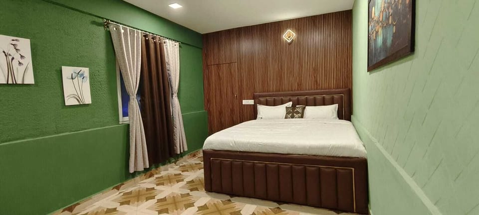 Premium bedding, down comforters, memory foam beds, laptop workspace