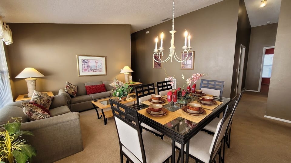House, 4 Bedrooms | Dining