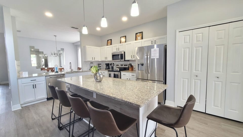 House, 6 Bedrooms | Private kitchen | Coffee/tea maker, fridge, oven, toaster