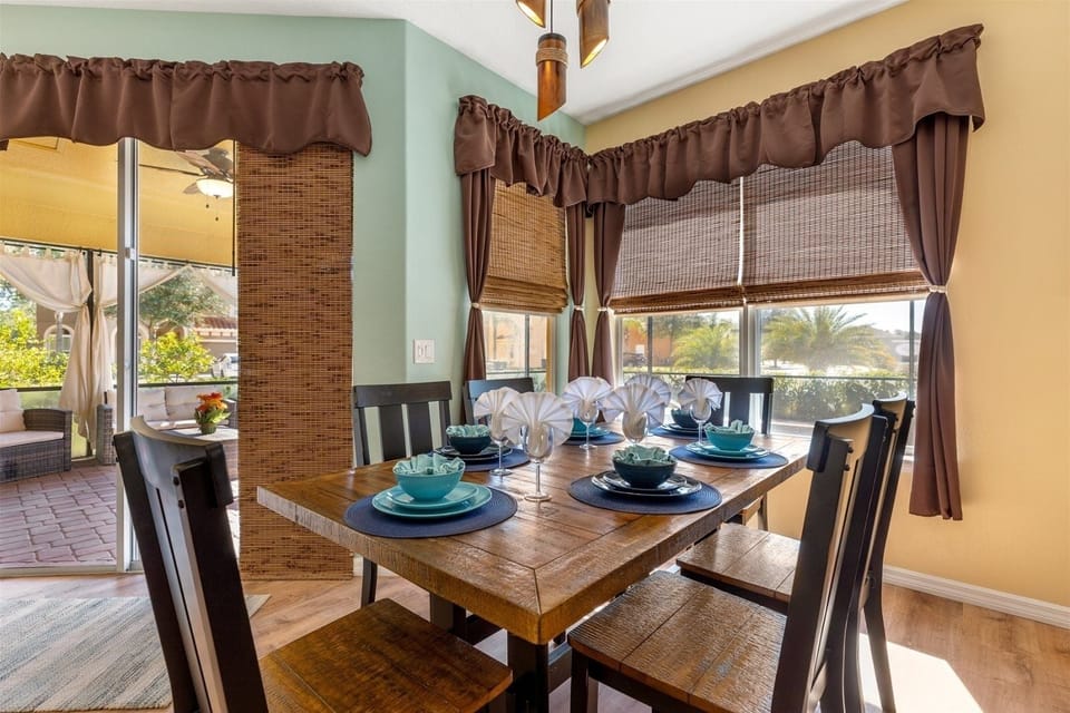 House, 4 Bedrooms | Dining