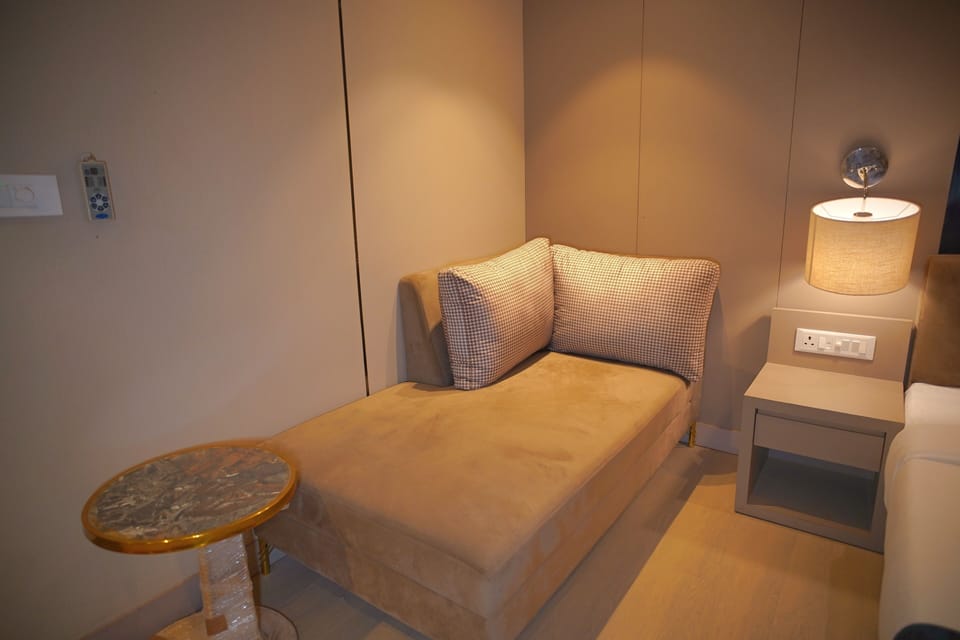 Premier Double Room | Living area