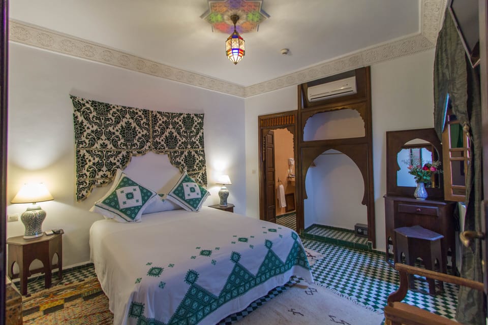Standard Double or Twin Room | Premium bedding, in-room safe, WiFi (free), bed sheets