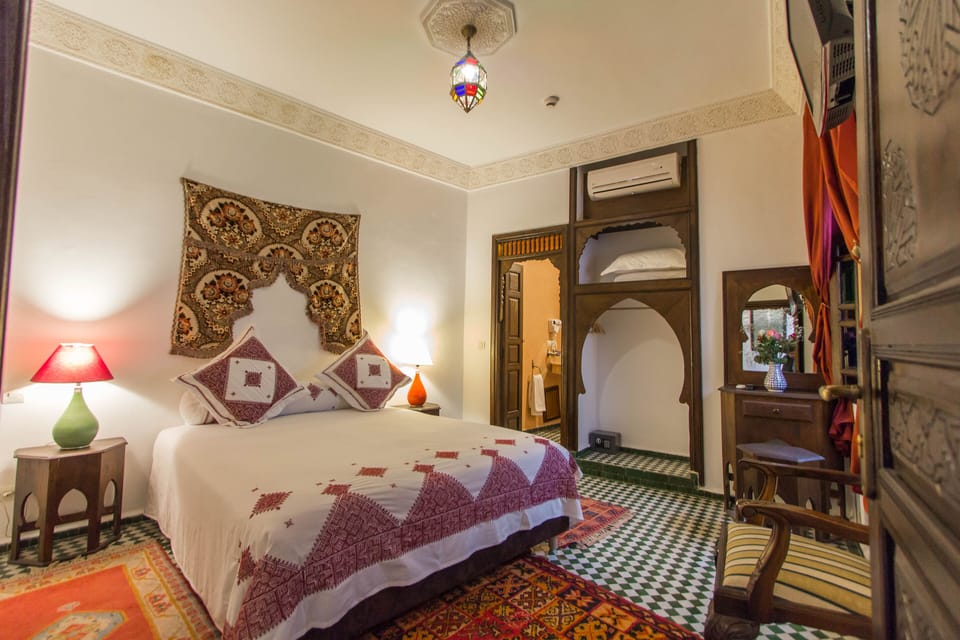 Premium bedding, in-room safe, WiFi (free), bed sheets