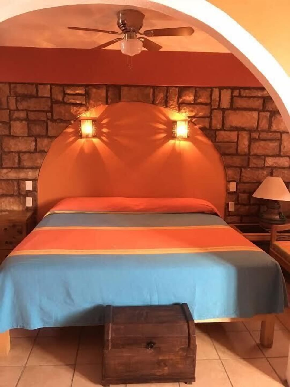 Iron/ironing board, free WiFi, bed sheets