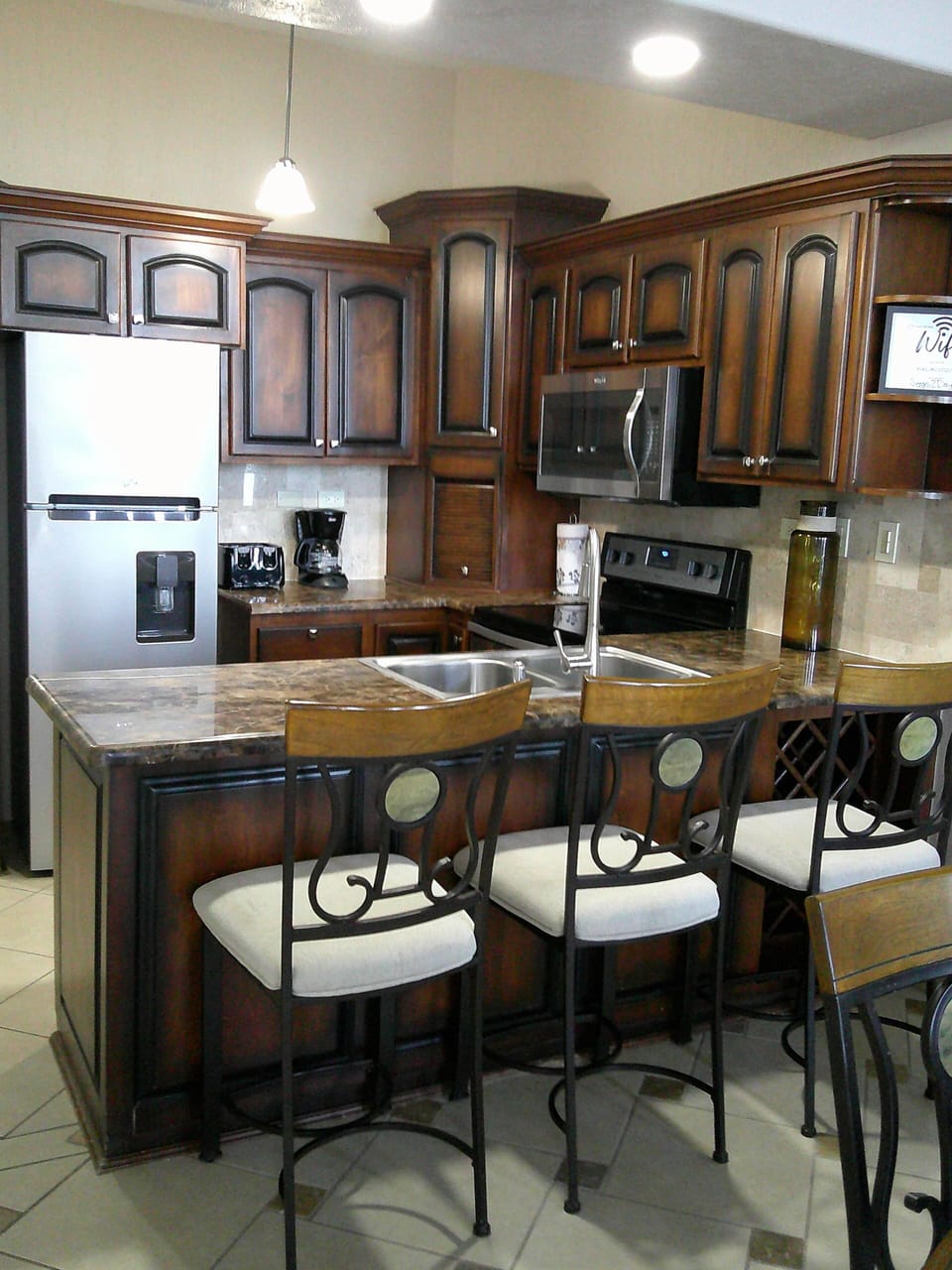 Kitchen Pic 2