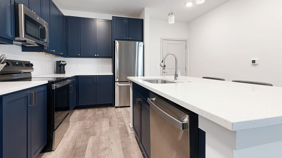 Apartment (1 Bedroom) | Private kitchen | Fridge, microwave, oven, stovetop