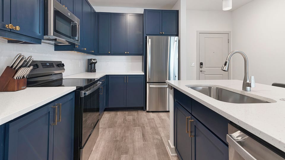 Apartment (1 Bedroom) | Private kitchen | Fridge, microwave, oven, stovetop