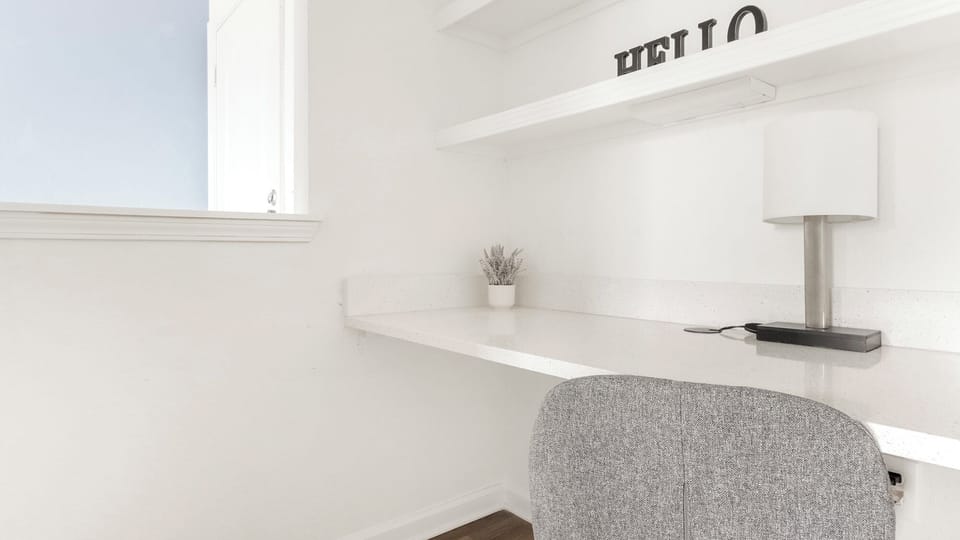 Apartment (1 Bedroom) | In-room business center