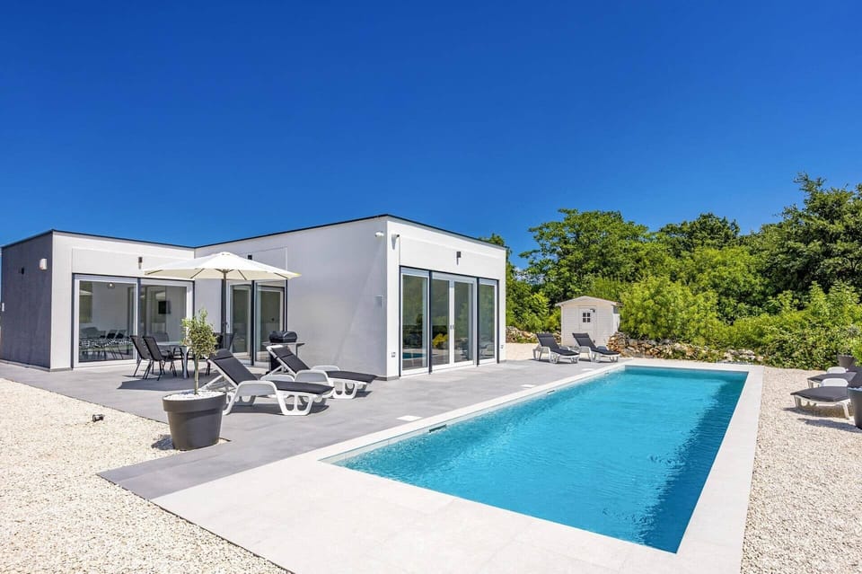 Villa Karolina image