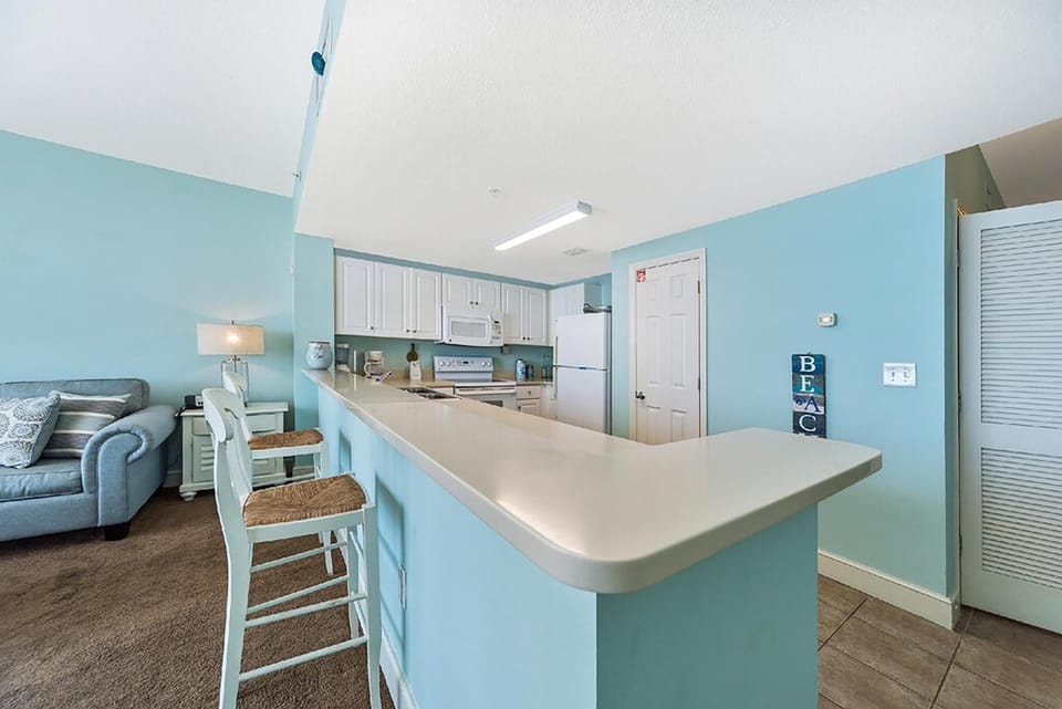 Condo, 1 Queen Bed with Sofa bed (Majestic Beach Towers 1-1314) | Interior