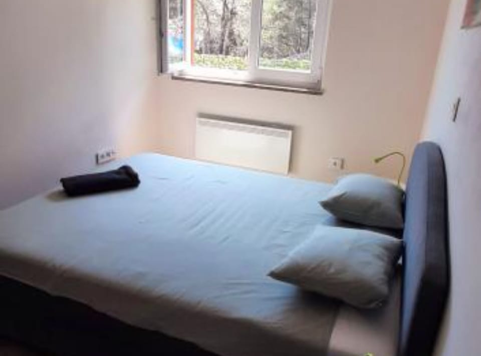 House (Three Bedroom Holiday Home With Balco) | 3 bedrooms, cribs/infant beds