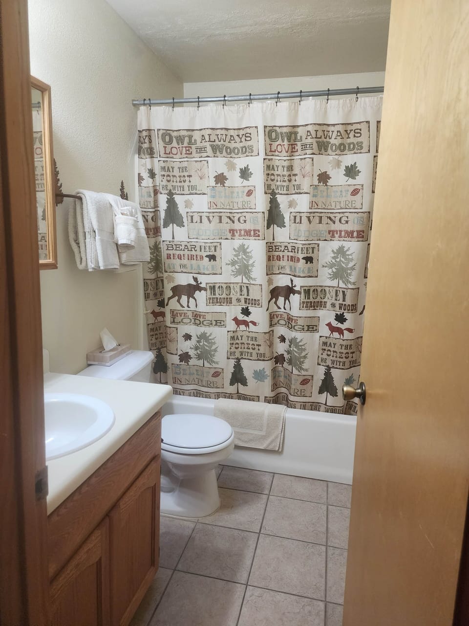 Cabin 12A Upstairs Bathroom