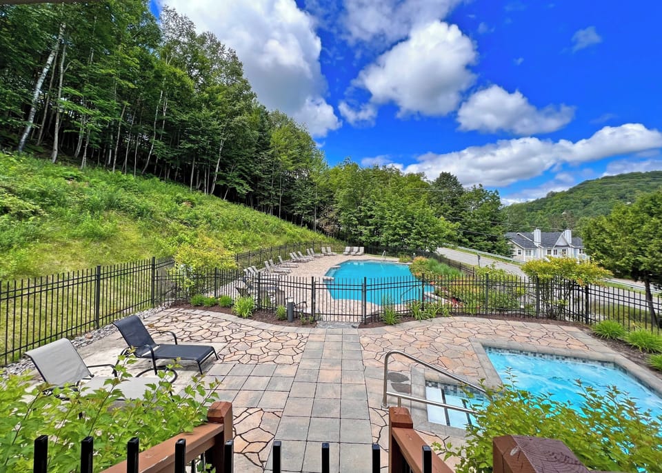 Seasonal outdoor pool, open 10:00 AM to 10:00 PM, sun loungers