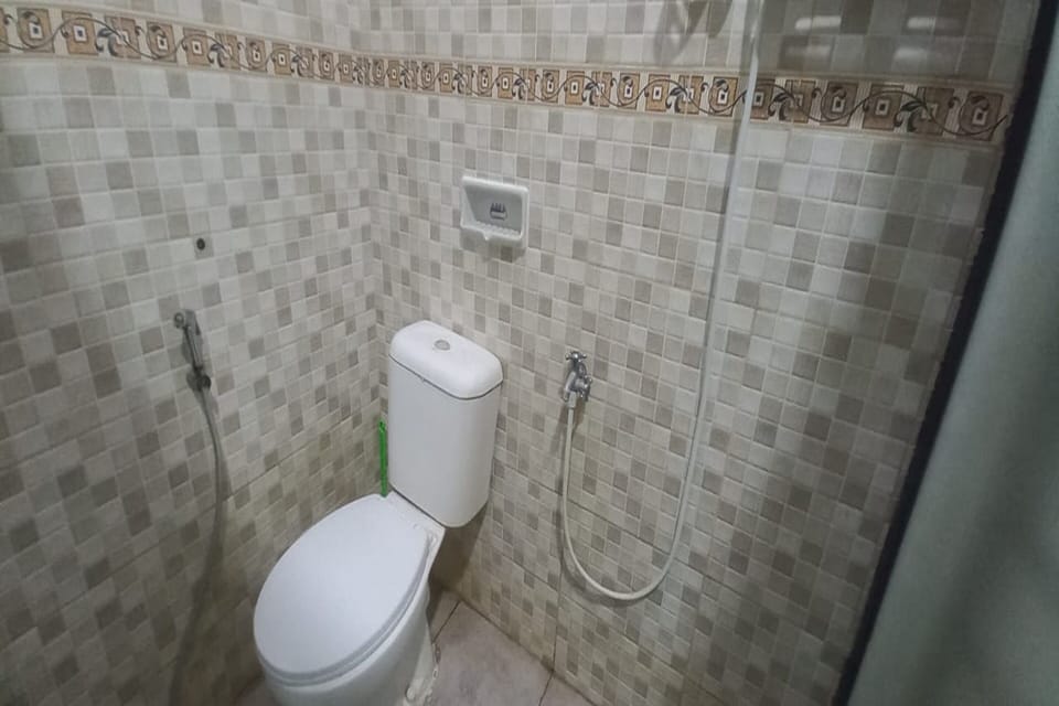 Standard Double Room | Bathroom