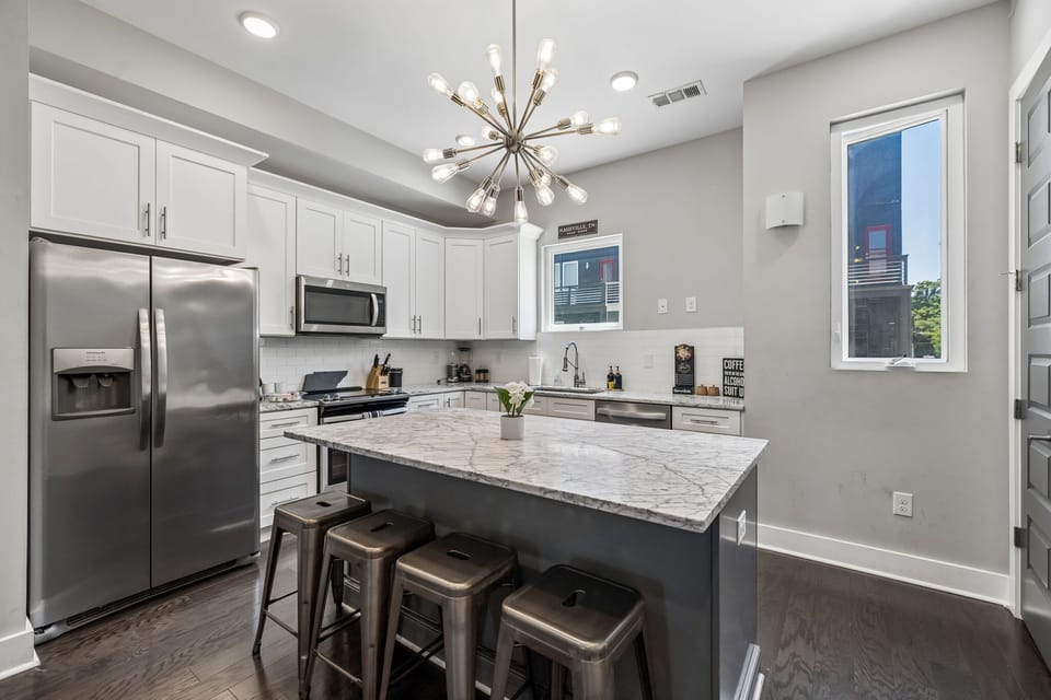 Kitchen: Prepare your favorite meals in the fully equipped kitchen, featuring modern appliances, ample counter space, and everything you need for a comfortable stay.
