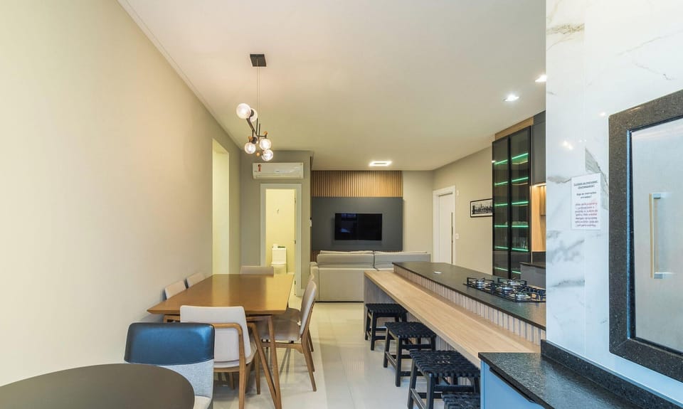 Basic Apartment | Dining