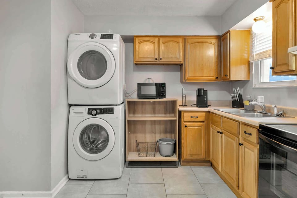 Kitchen: A bright and functional kitchen ready for your home-cooked meals! Plus an in-unit washer and dryer for your convenience!