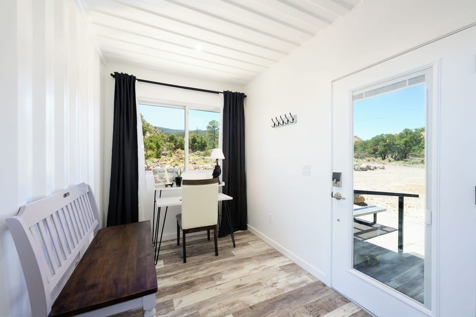 Entry Nook with Desk & Views!