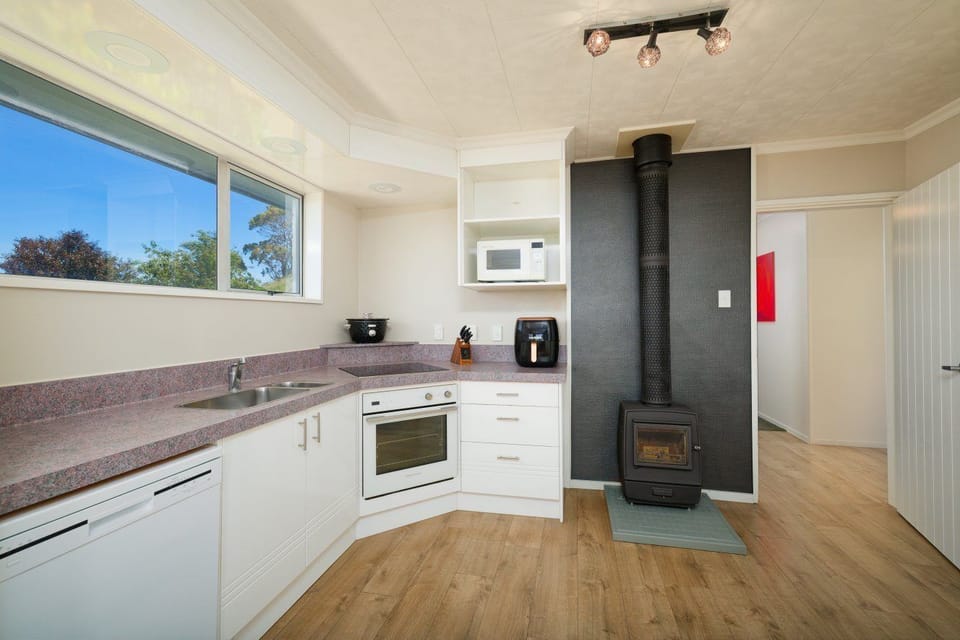 Family House, Ocean View | Private kitchen | Full-size fridge, microwave, oven, dishwasher
