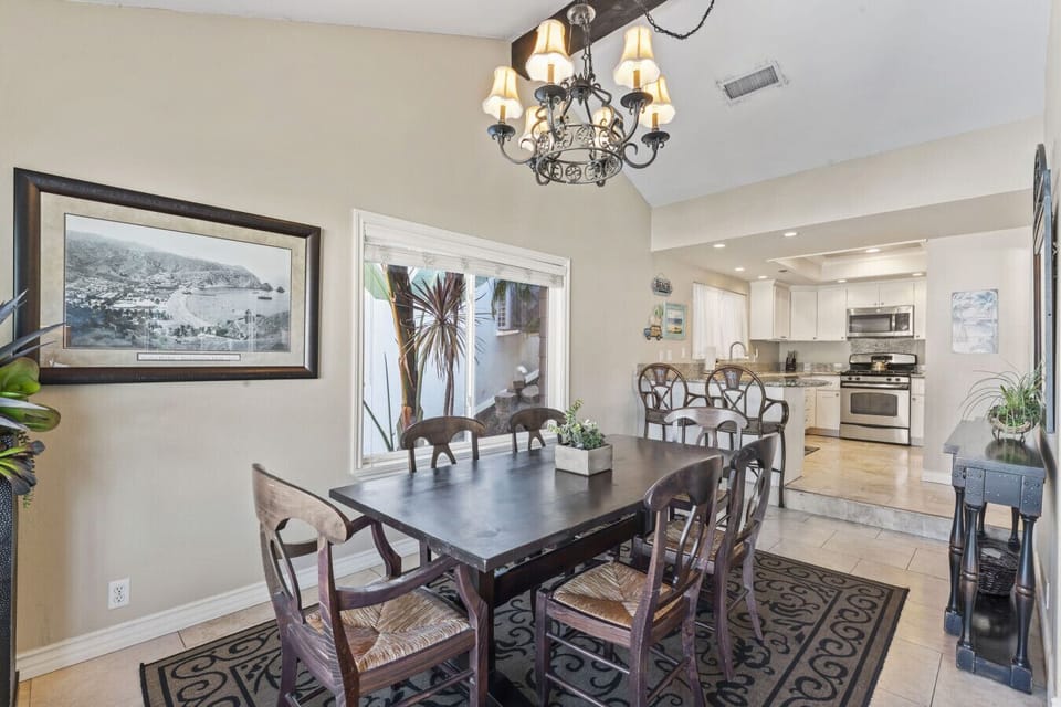Dining space with seating for groups and open access to the kitchen.