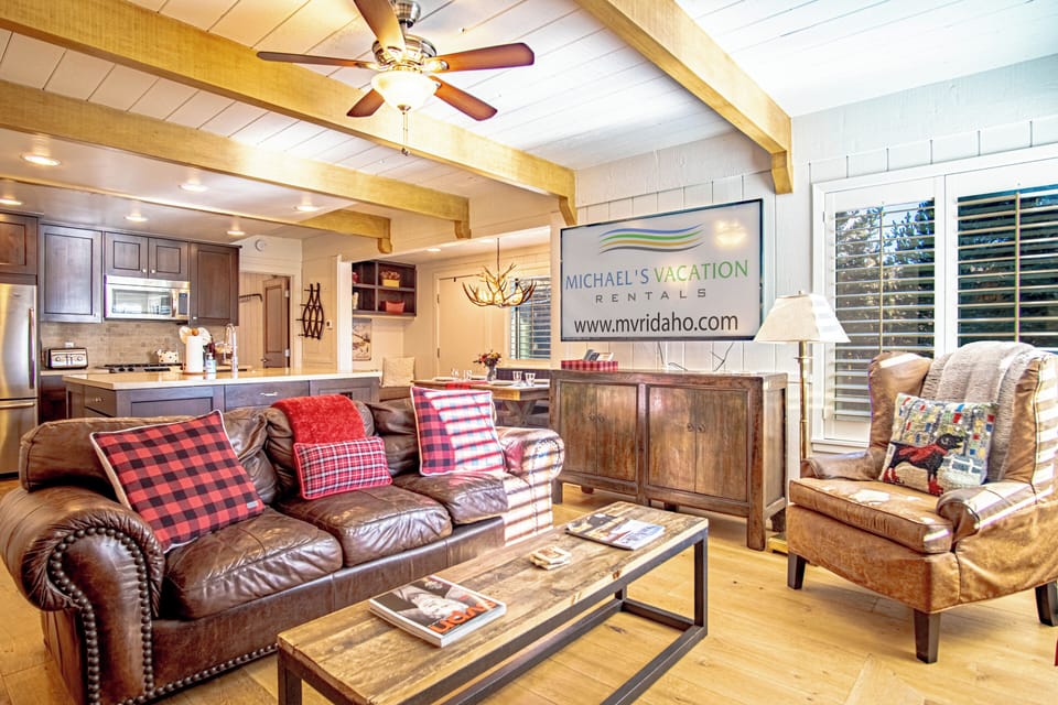 Condo, Multiple Beds, Patio, Mountain View (Villager Mountain Retreat) | Living area