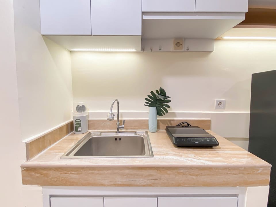 Standard Apartment, 2 Bedrooms | Private kitchen