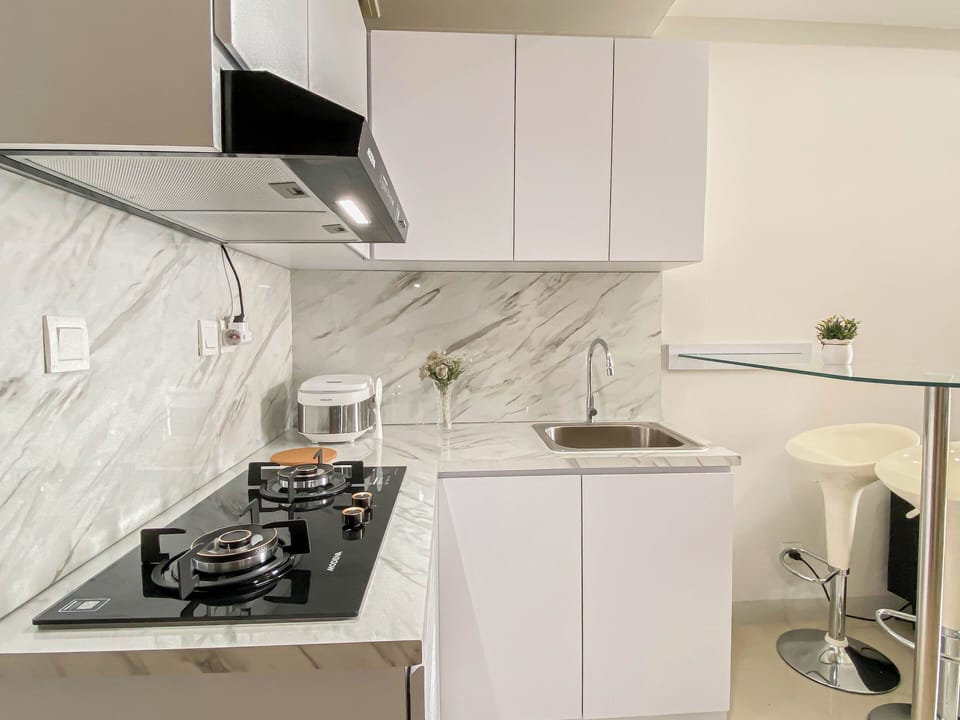 Standard Apartment, 2 Bedrooms | Private kitchen