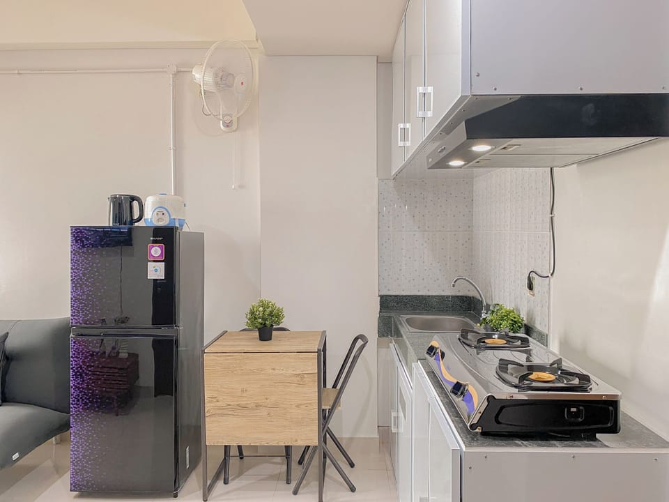 Standard Apartment, 2 Bedrooms | Private kitchen