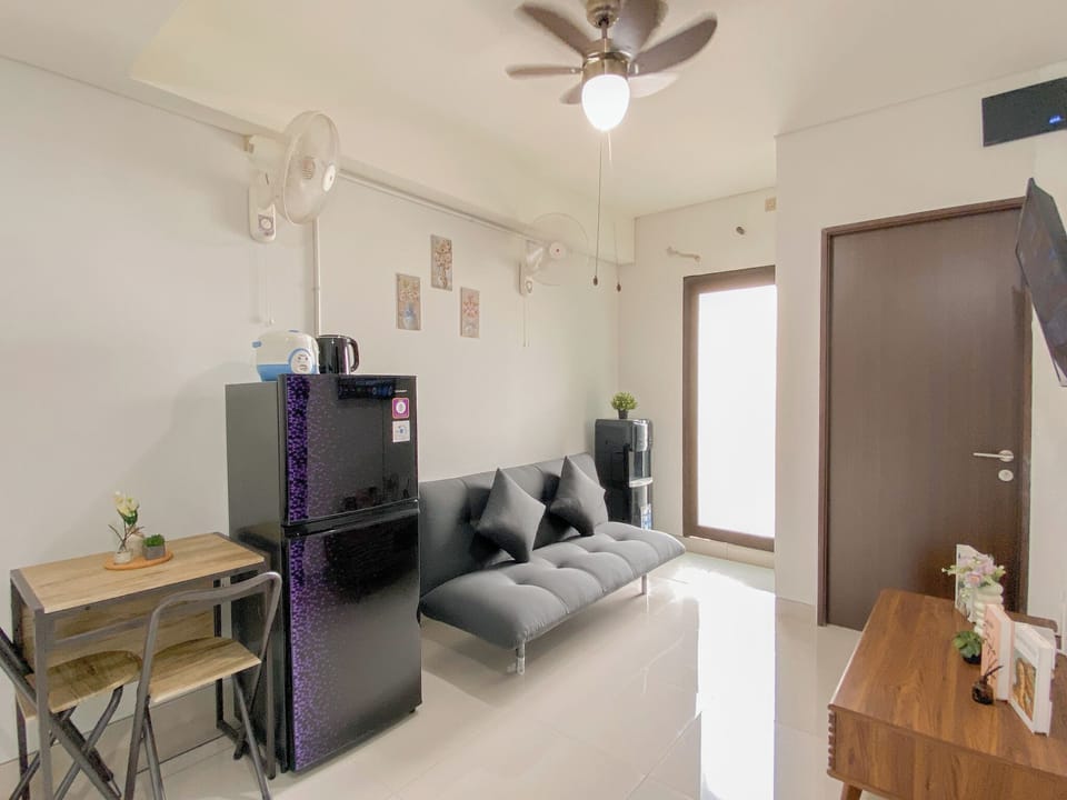 Standard Apartment, 2 Bedrooms | Living room