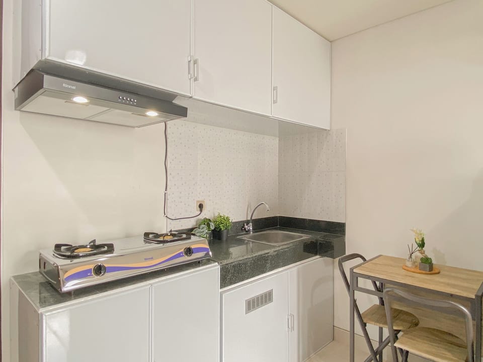 Standard Apartment, 2 Bedrooms | Private kitchen