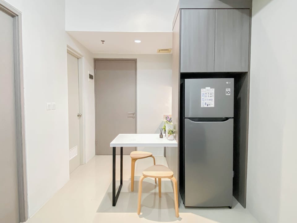 Standard Apartment, 1 Bedroom | Dining room