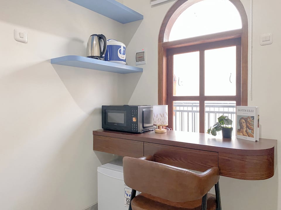 Standard Studio, 1 Bedroom | Private kitchen