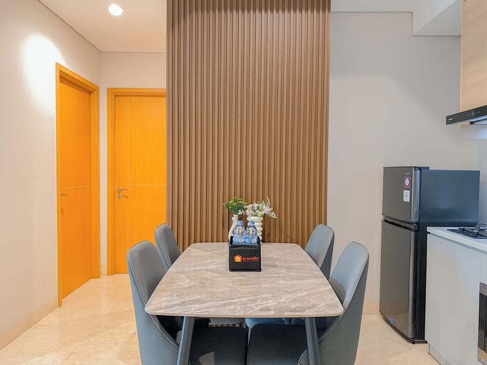 Standard Apartment, 2 Bedrooms | Dining room