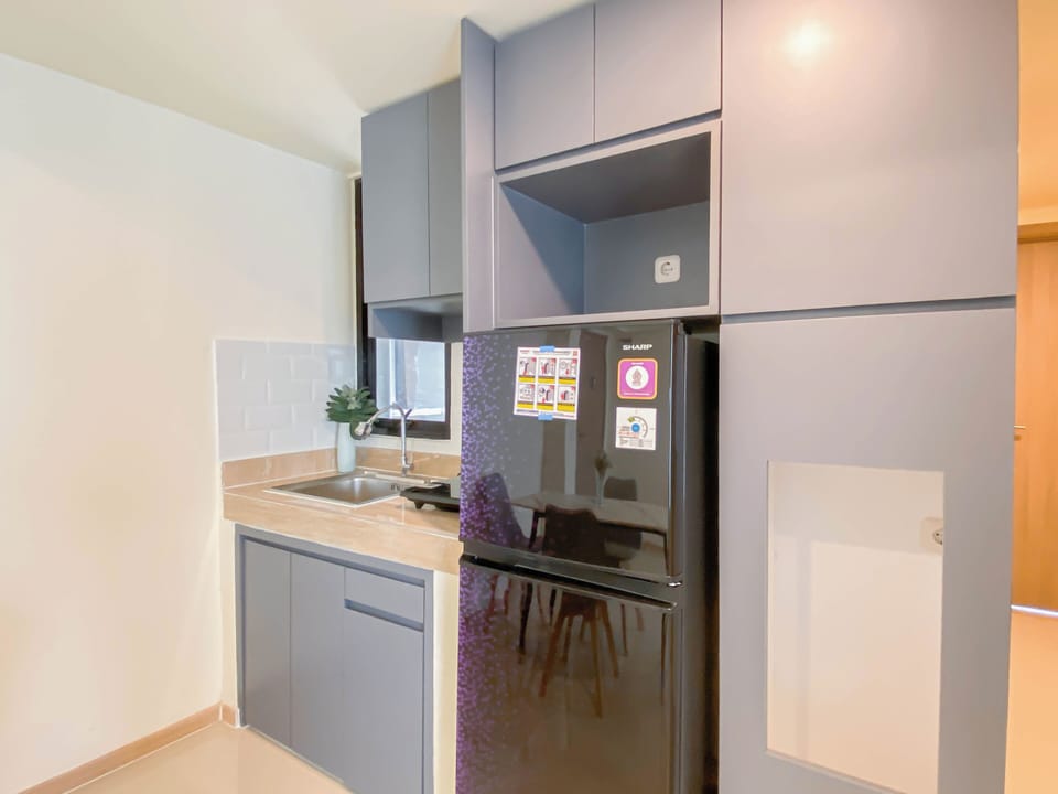 Standard Apartment, 3 Bedrooms | Private kitchen | Cookware/dishes/utensils