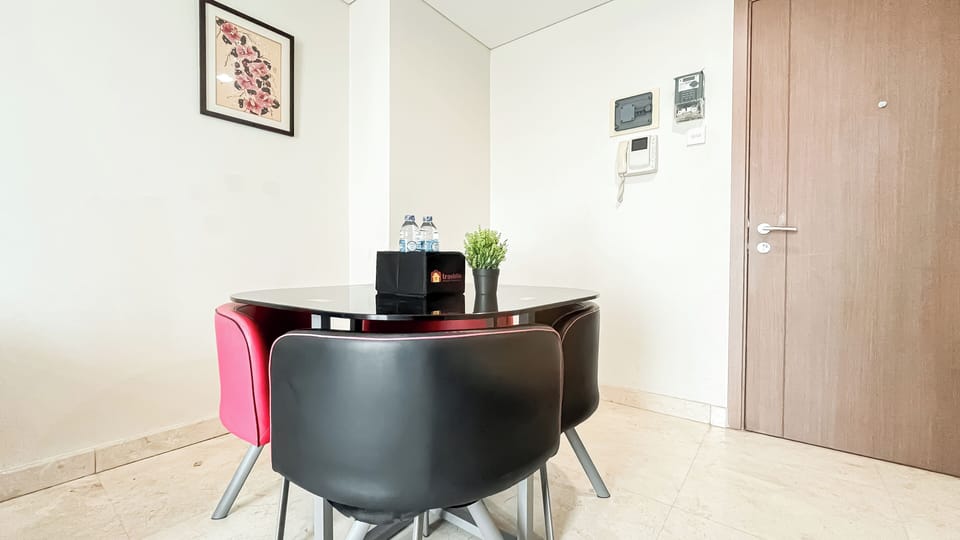 Standard Apartment, 1 Bedroom | Dining room