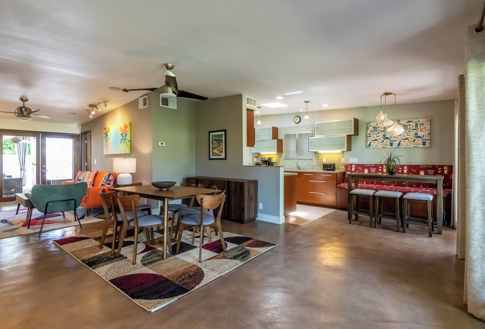Spacious open floor plan ideal for entertaining & group gatherings