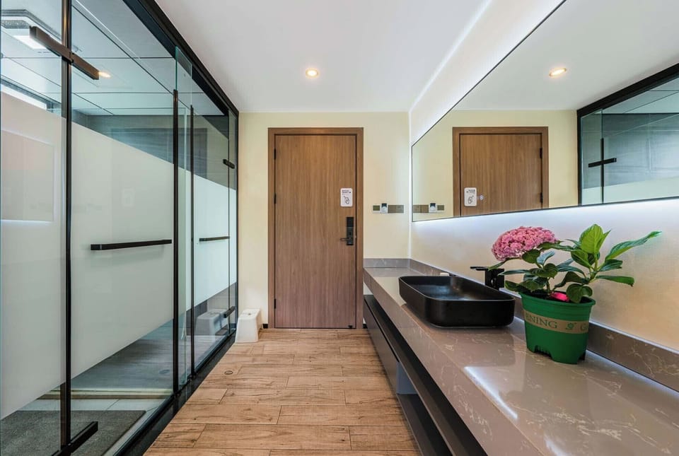 Traditional Twin Room, Balcony, Hill View | Bathroom | Free toiletries, hair dryer, bathrobes, towels