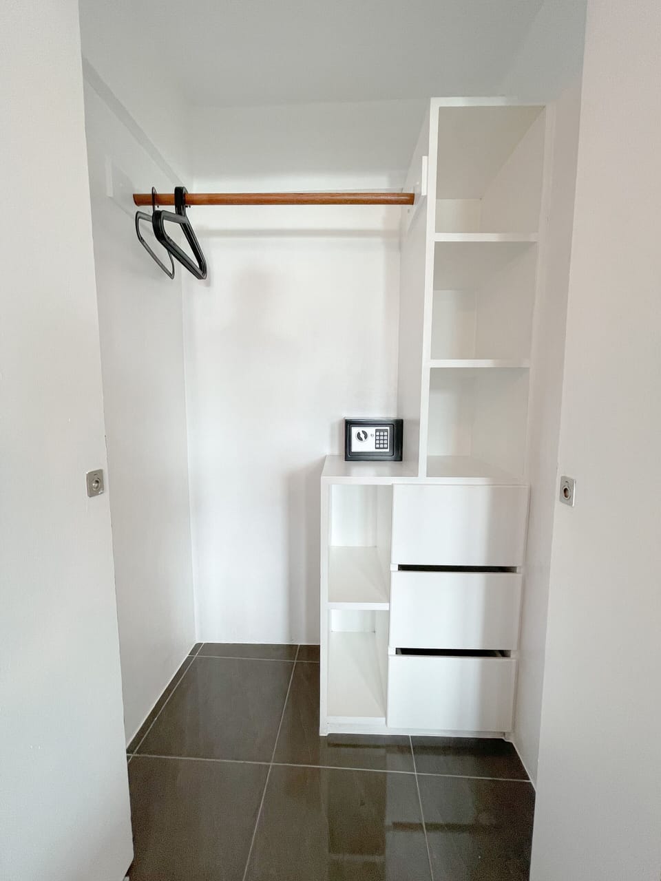 Luxury Room, 1 Queen Bed, Balcony, Mountain View | Free WiFi