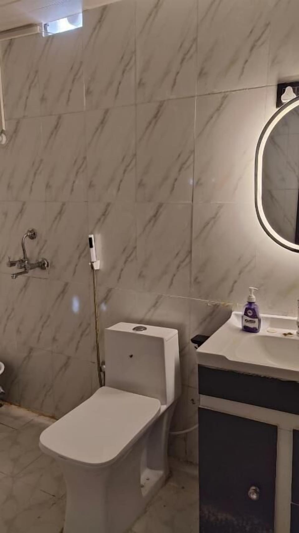 Cottages | Bathroom | Free toiletries, soap, shampoo, toilet paper