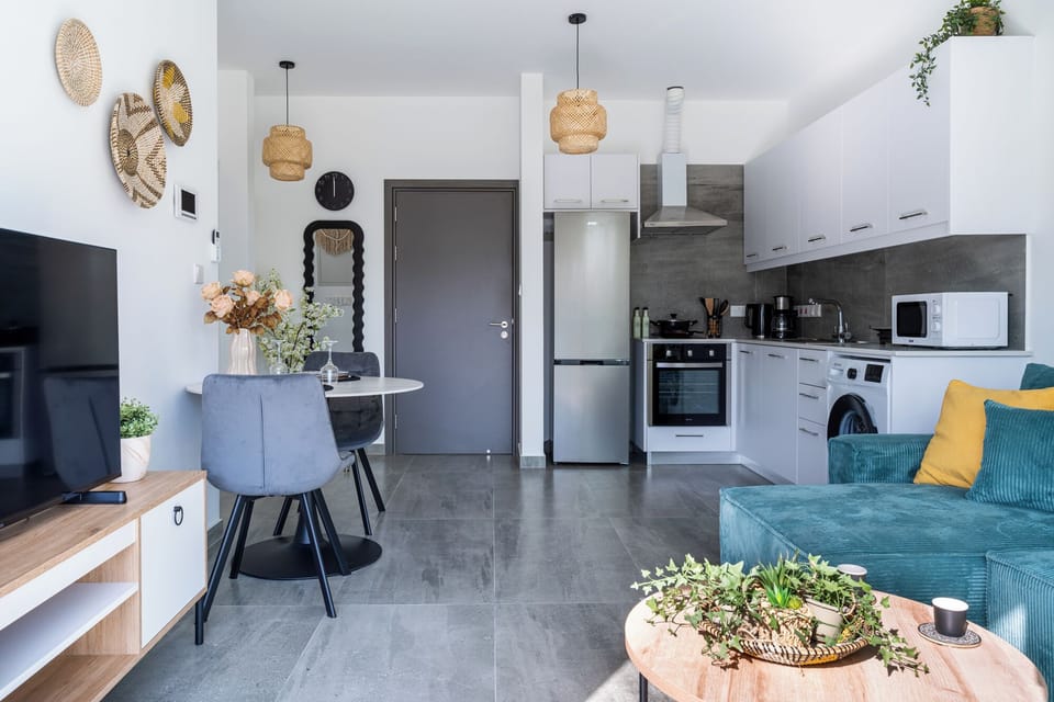 Apartment, 1 Double Bed with Sofa bed, Kitchen, City View | Living room | Smart TV, Netflix, streaming services